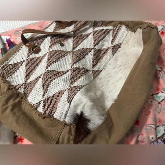 SEE ALL PHOTOS FOR ALL DETAILS - Picture 12 of 13